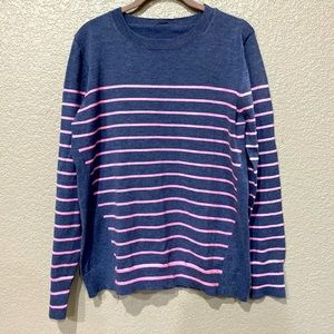 Women’s crew neck sweater size XL